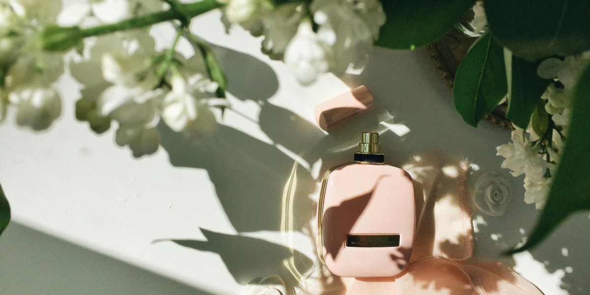The Language of Perfume and How Notes Tell a Story Through Scent