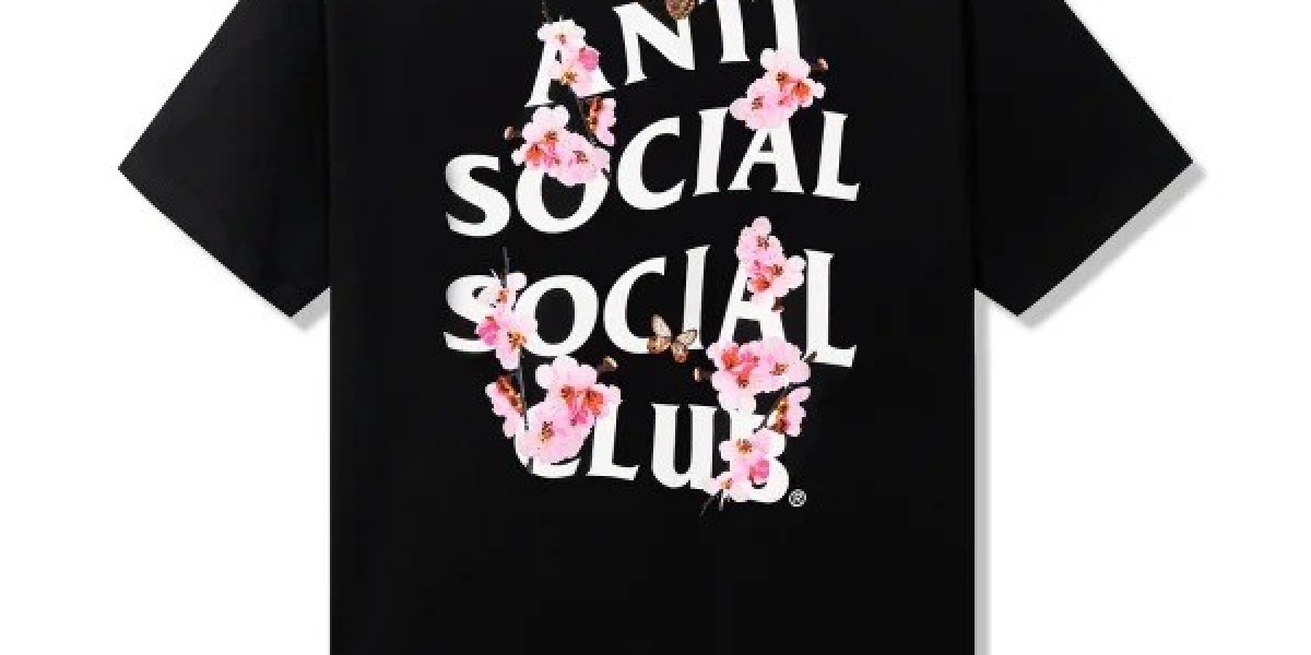 An Anti Social Tee in Berlin: A Study in Context