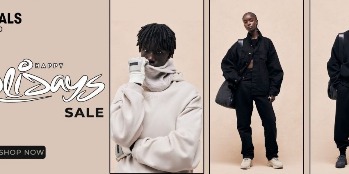 The Unlikely Icon: Why the Essentials Hoodie is a Modern Wardrobe Staple