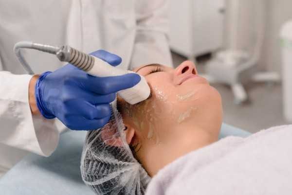 Image Source - emergency dentist bolton