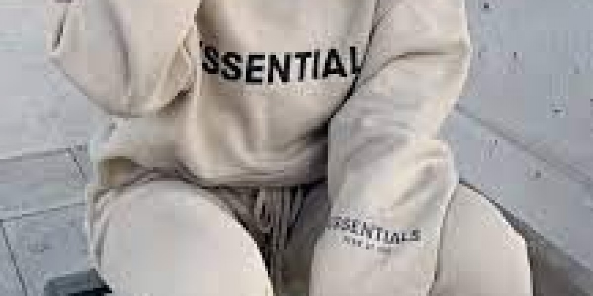 Tracksuits & Urban Chic: Latest UK Looks You’ll Love